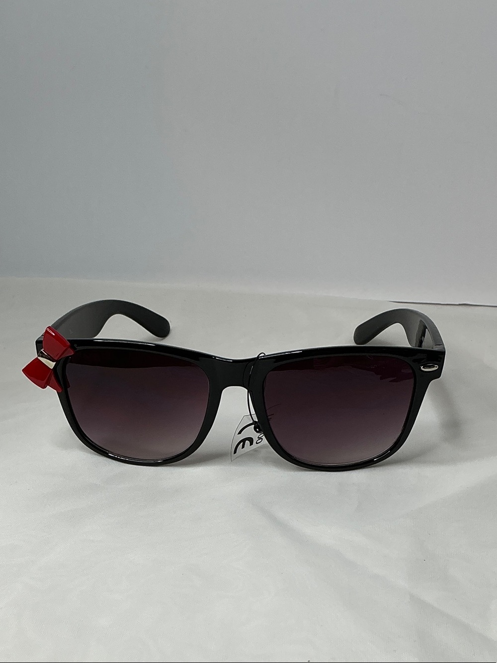 Black Polarized Women’s Sunglasses with Red bow Accent (removable)